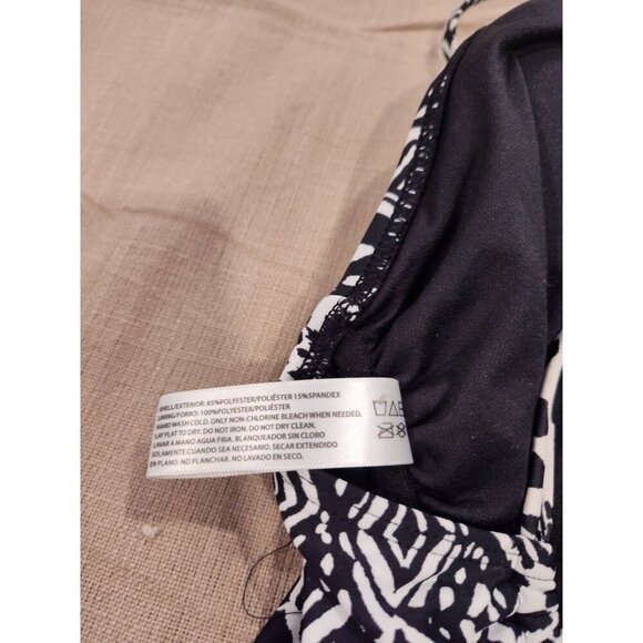 $115 Playa Swim Collection One Piece Tribal Tropical Swimsuit 16 XL Black White - Picture 11 of 12